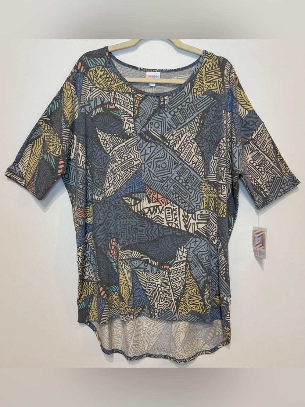 NEW LuLaRoe Women’s Aztec Print Short Sleeve High-Low Tunic Top Size XL